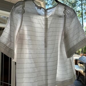 NWOT FRNCH White top